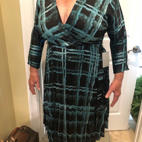 Gabby Skye- Black and turquoise dress- sz14 - Picture 2 of 4